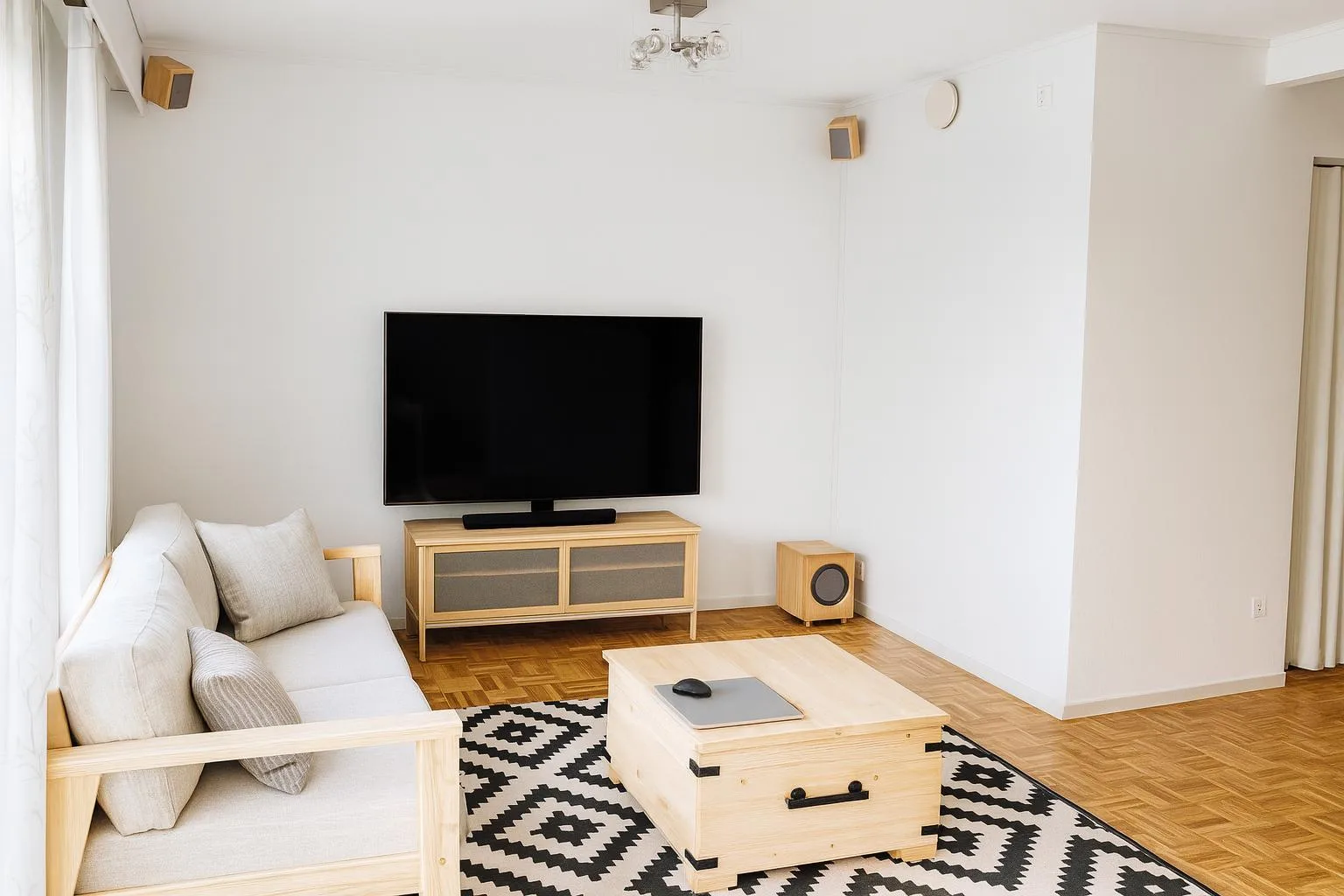 Olohuone skandinaavisessa tyylissä